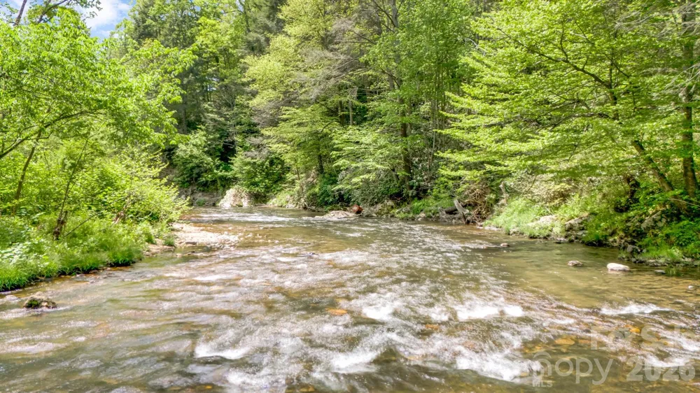 16 Caddis Court Marshall, NC 28753
