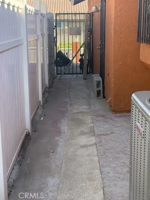 13747 Vellanto Moreno Valley, CA 92553