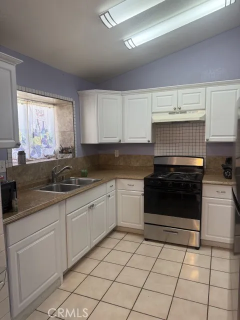 13747 Vellanto Moreno Valley, CA 92553