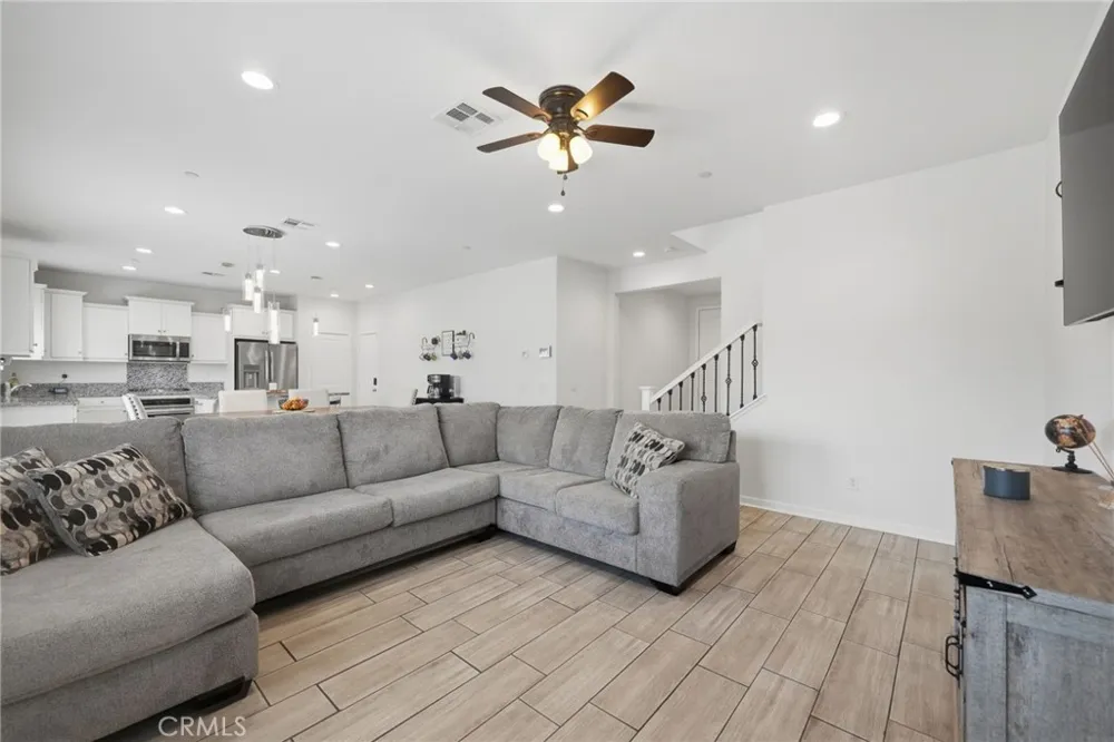 24318 Red Spruce Murrieta, CA 92562