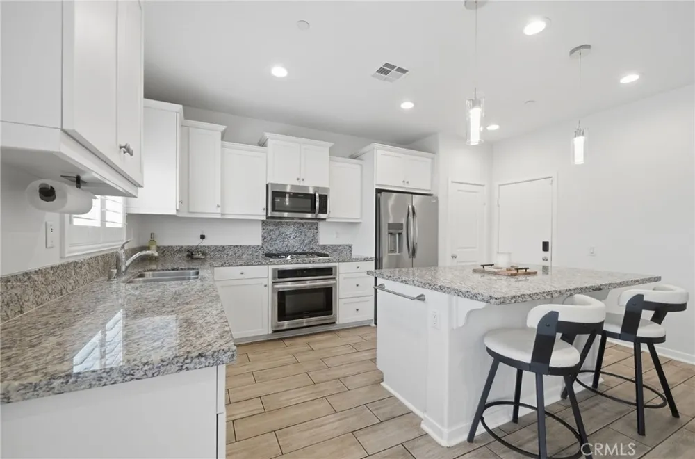 24318 Red Spruce Murrieta, CA 92562