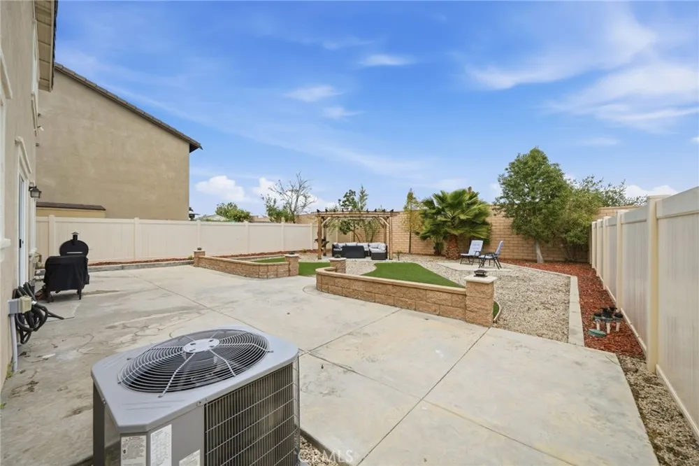 24318 Red Spruce Murrieta, CA 92562
