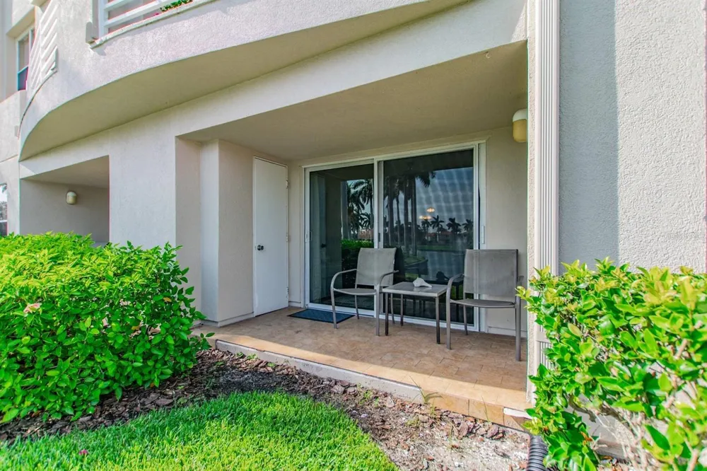 6100 BAHIA DEL MAR CIRCLE #103 St Petersburg, FL 33715