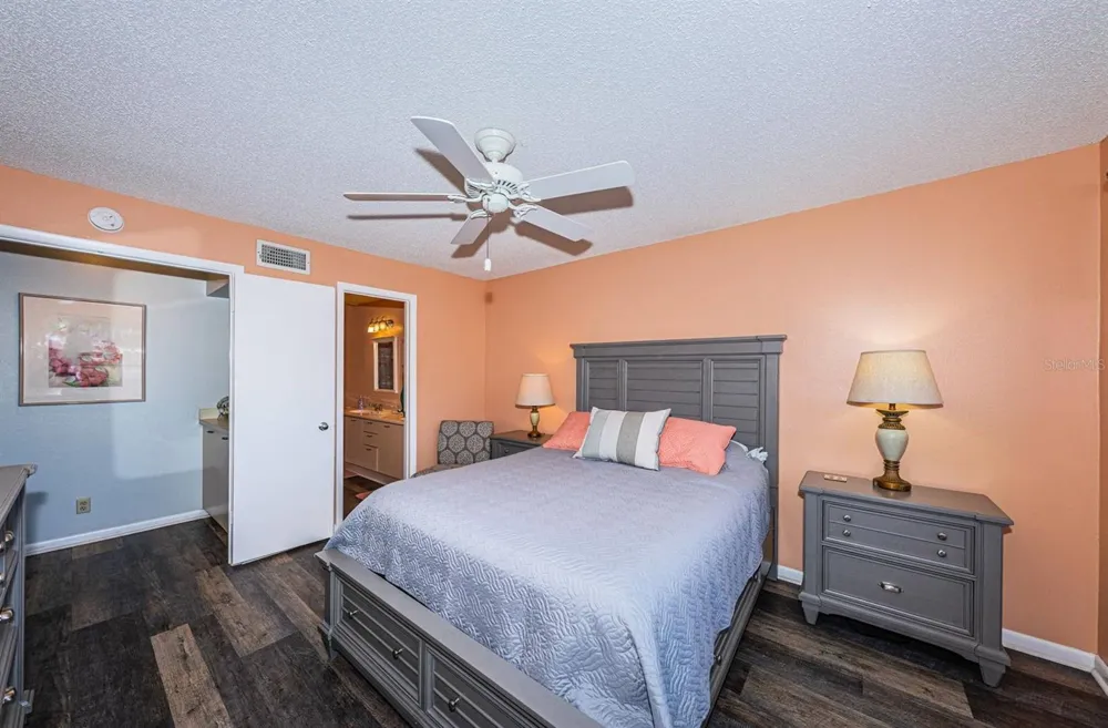 6100 BAHIA DEL MAR CIRCLE #103 St Petersburg, FL 33715