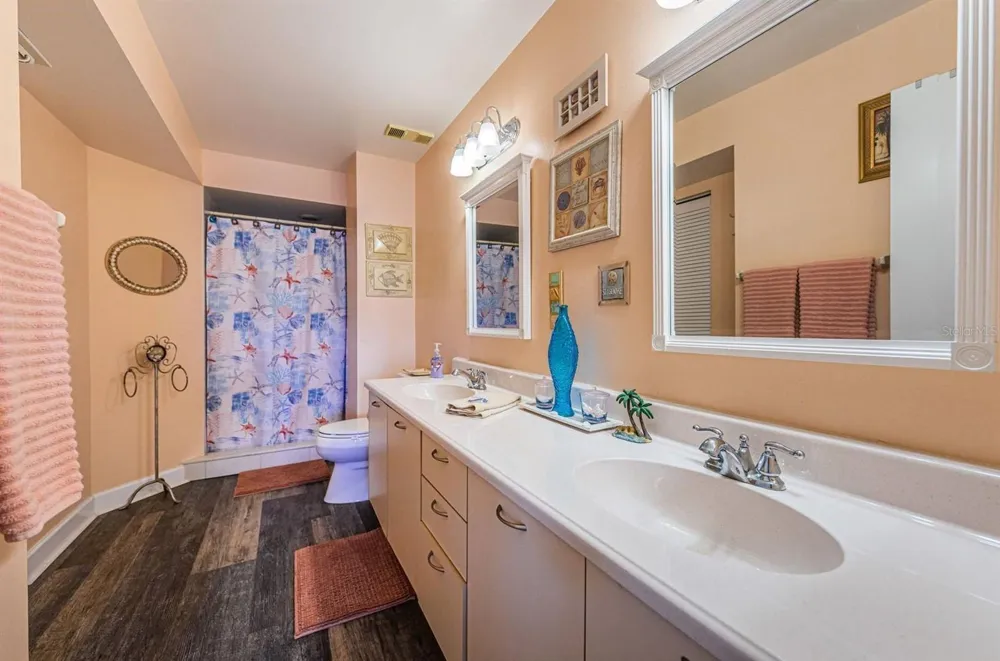 6100 BAHIA DEL MAR CIRCLE #103 St Petersburg, FL 33715