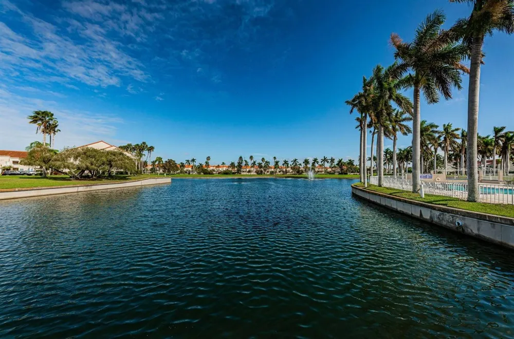 6100 BAHIA DEL MAR CIRCLE #103 St Petersburg, FL 33715