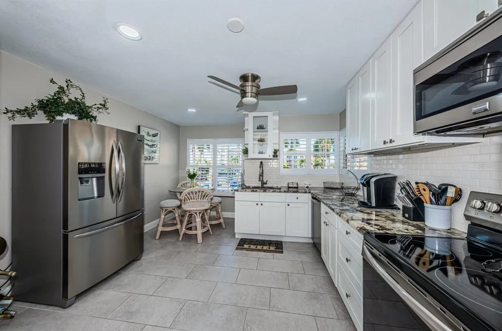 6000 BAHIA DEL MAR CIRCLE #229 St Petersburg, FL 33715