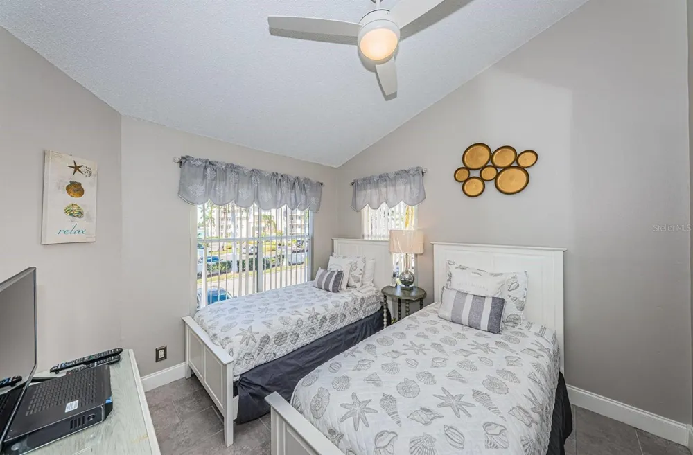 6000 BAHIA DEL MAR CIRCLE #229 St Petersburg, FL 33715