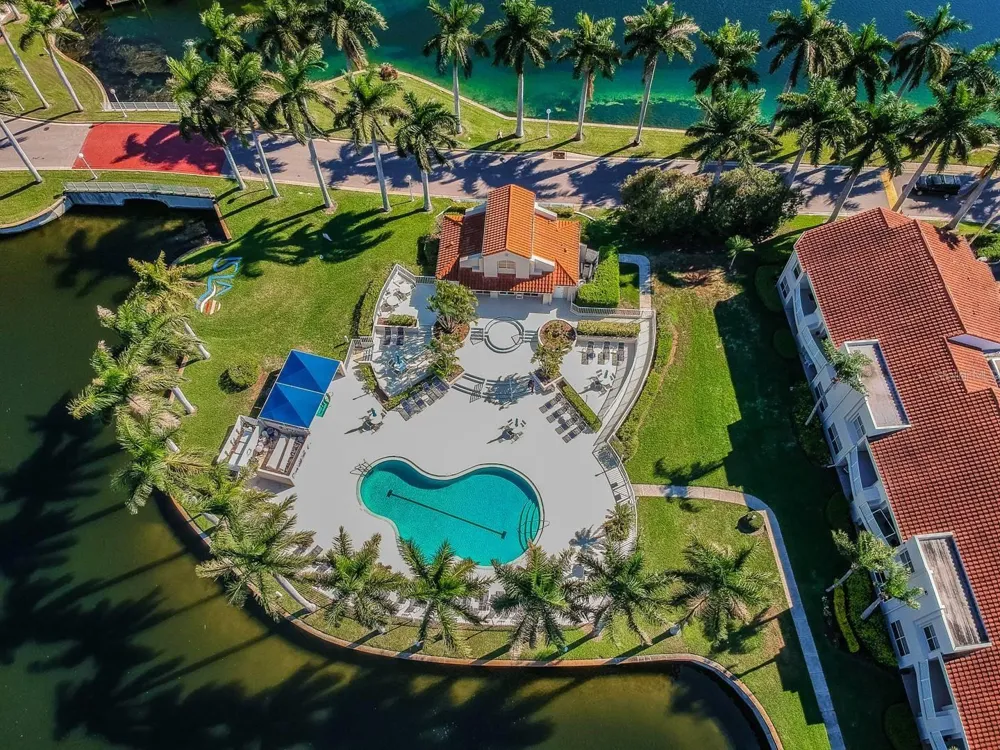 6000 BAHIA DEL MAR CIRCLE #229 St Petersburg, FL 33715