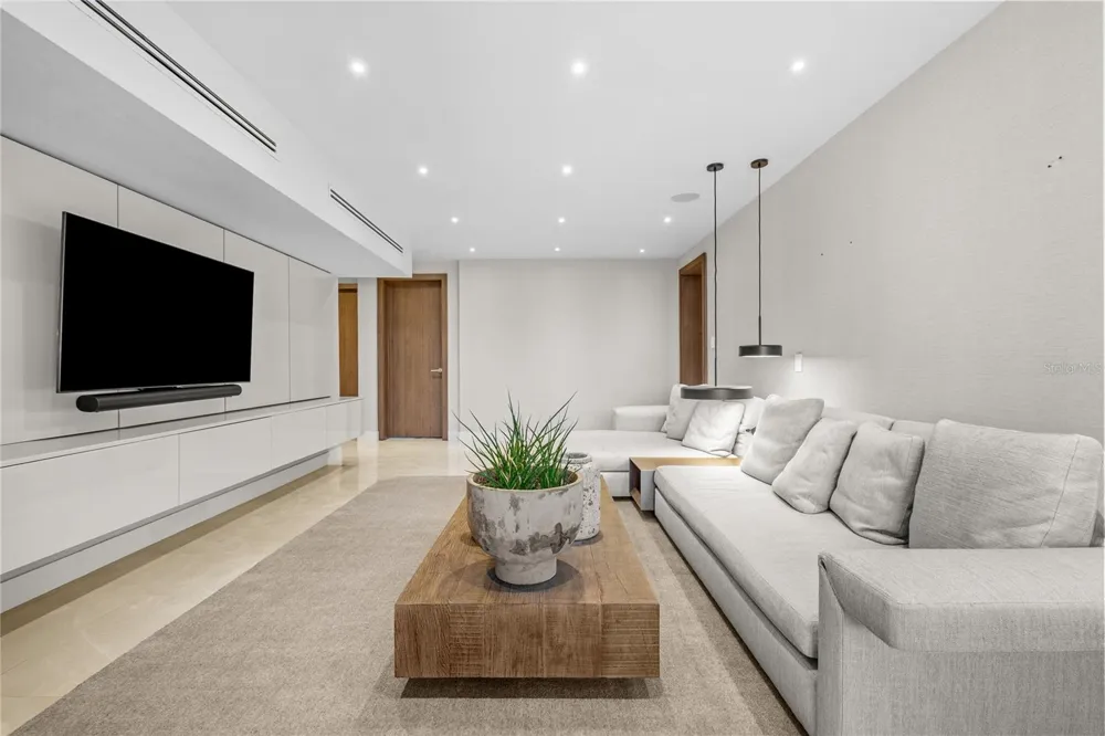 105 ORTEGON AVENUE #PH1 Guaynabo, PR 00966
