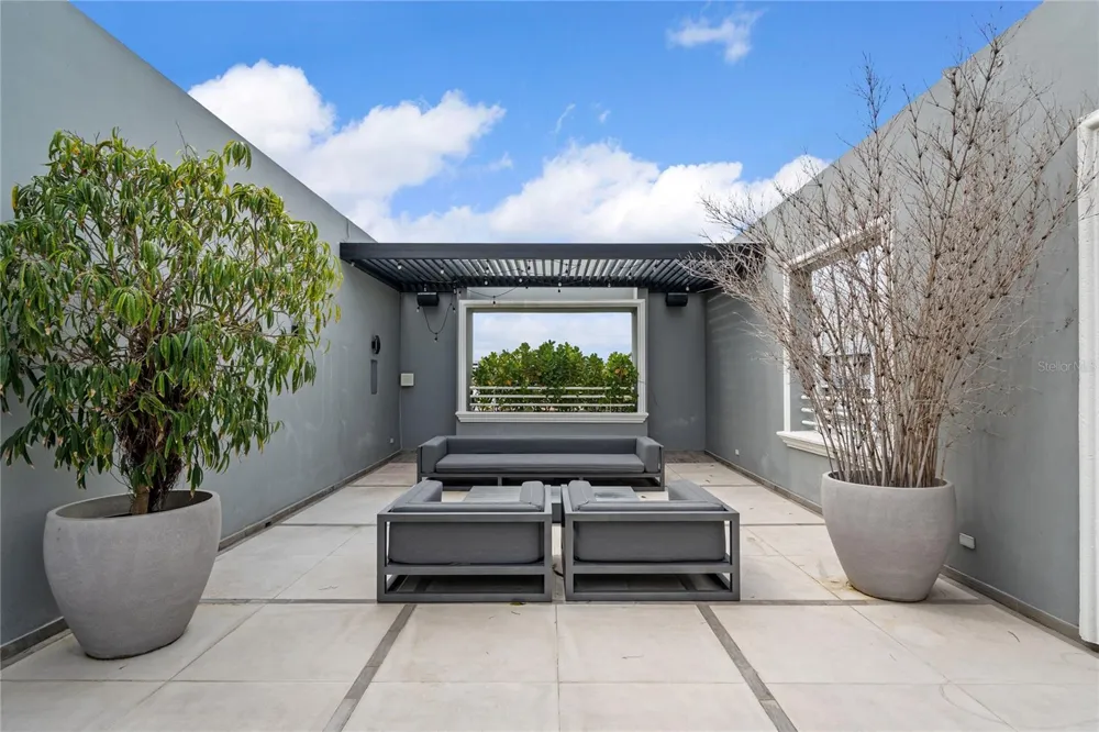 105 ORTEGON AVENUE #PH1 Guaynabo, PR 00966