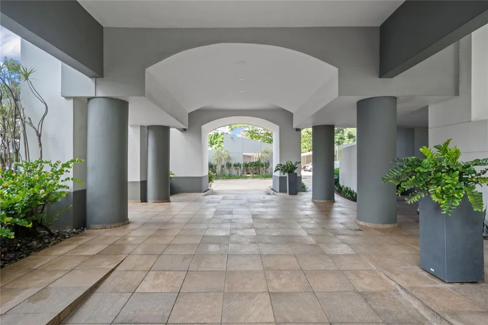 105 ORTEGON AVENUE #PH1 Guaynabo, PR 00966