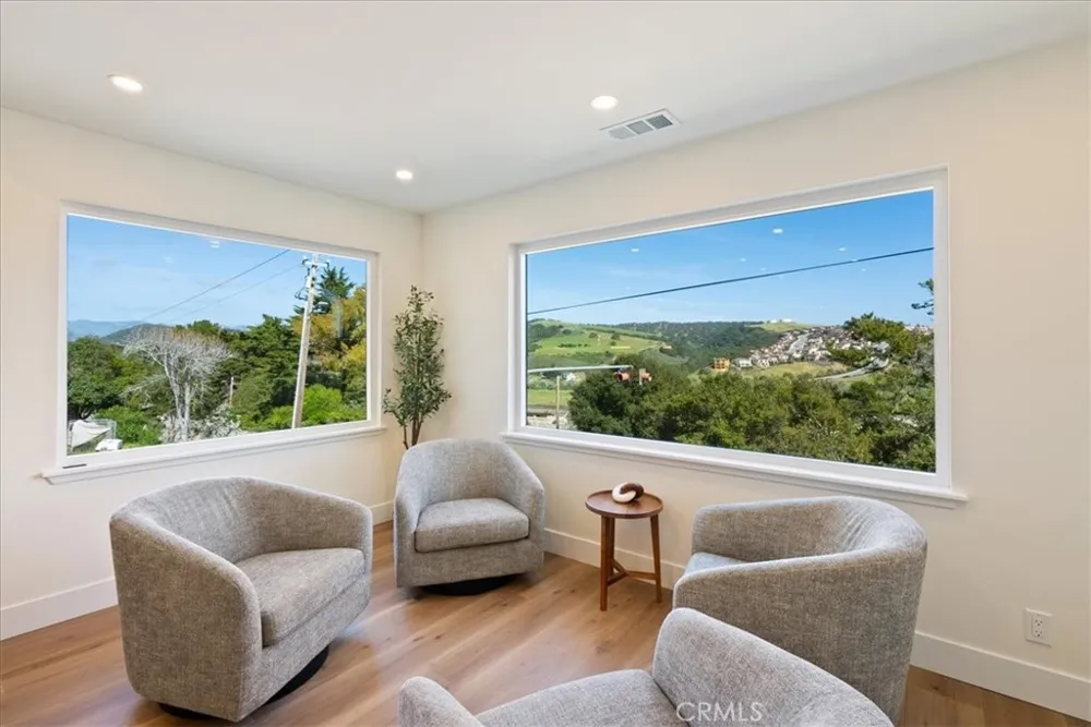 220 Selma Pismo Beach, CA 93449
