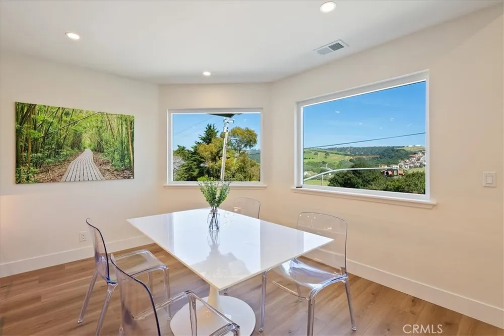 220 Selma Pismo Beach, CA 93449