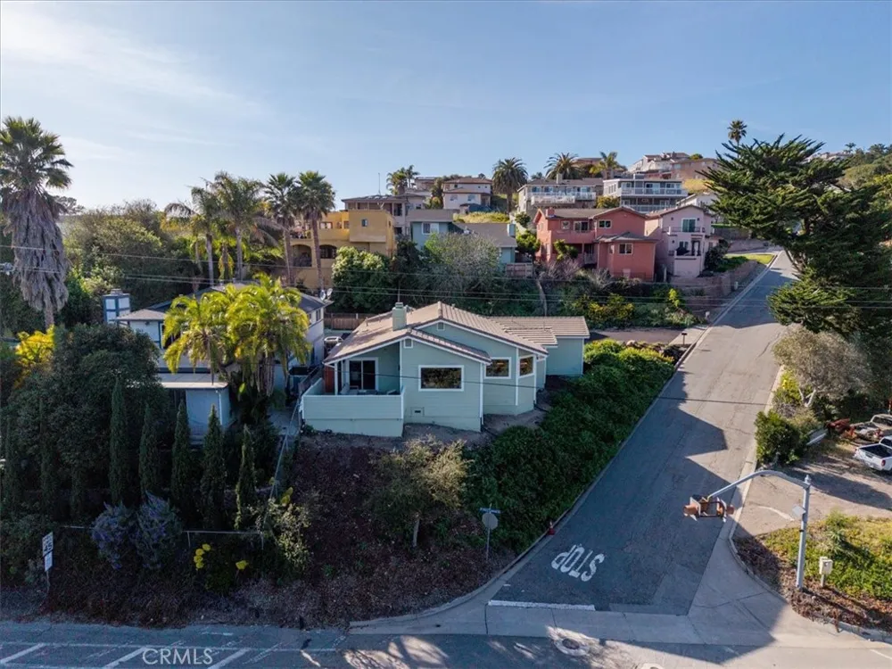 220 Selma Pismo Beach, CA 93449
