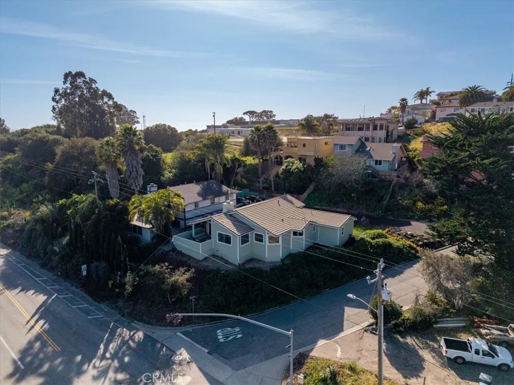 220 Selma Pismo Beach, CA 93449