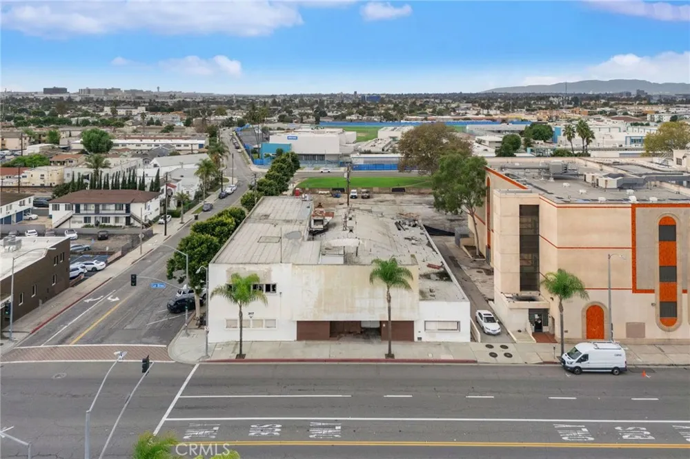 317 S La Brea Inglewood, CA 90301