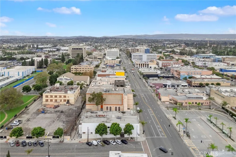 317 S La Brea Inglewood, CA 90301