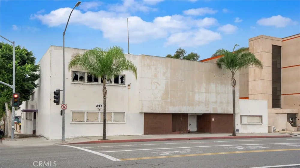317 S La Brea Inglewood, CA 90301