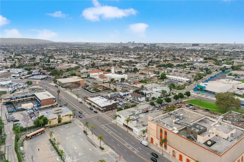 317 S La Brea Inglewood, CA 90301