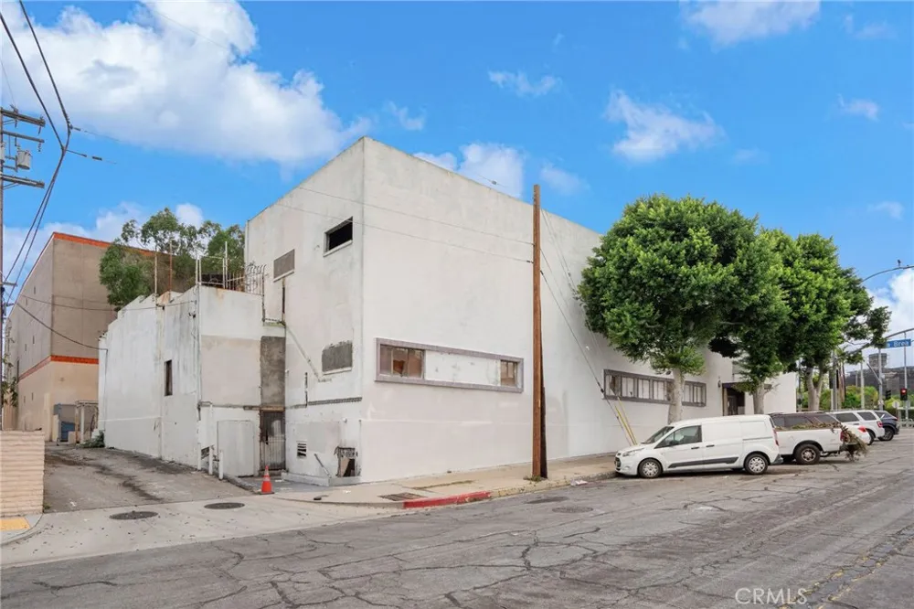 317 S La Brea Inglewood, CA 90301