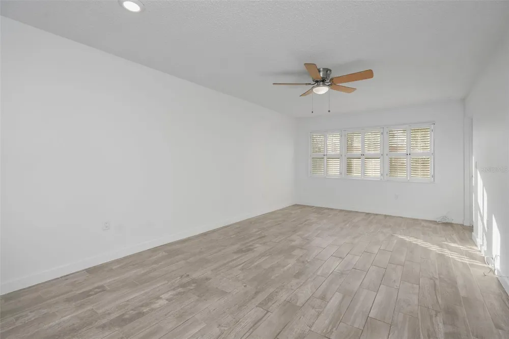 4805 ALT 19 #311 Palm Harbor, FL 34683
