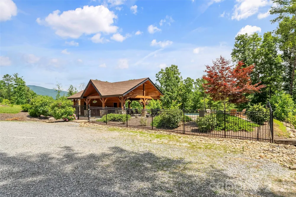 154 West Point Drive Nebo, NC 28761