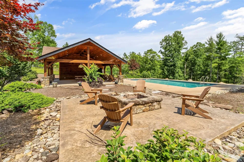 154 West Point Drive Nebo, NC 28761