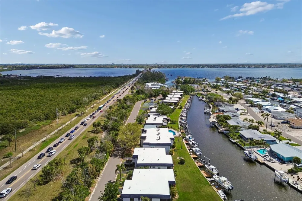10443 WATERBIRD WAY Bradenton, FL 34209