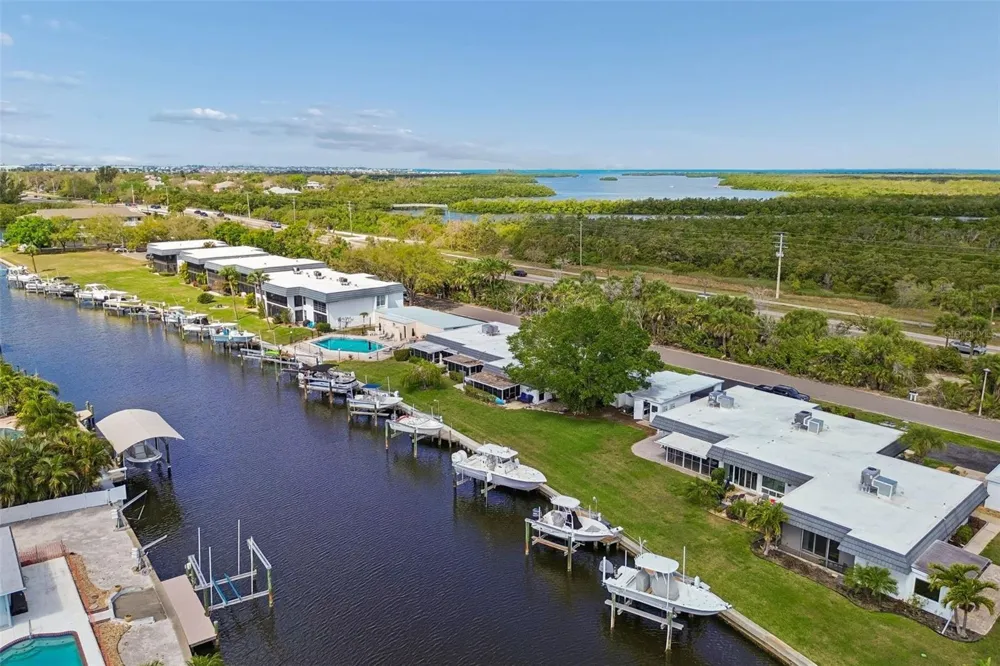 10443 WATERBIRD WAY Bradenton, FL 34209