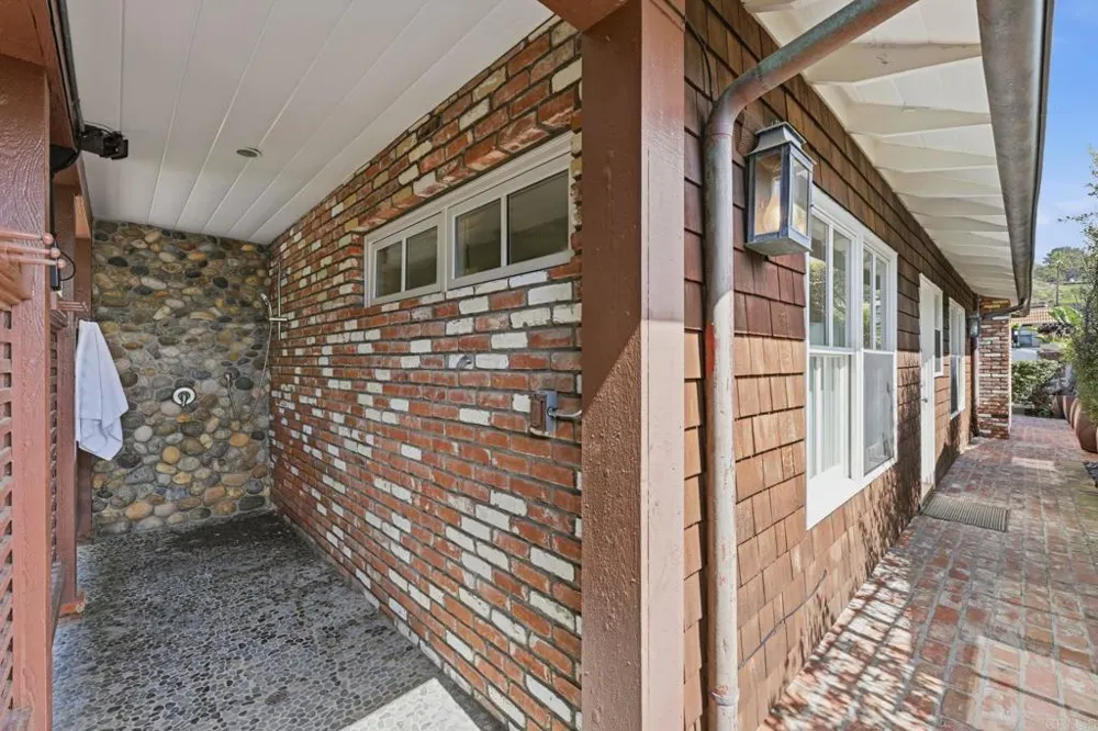 1820 Coast Boulevard Del Mar, CA 92014