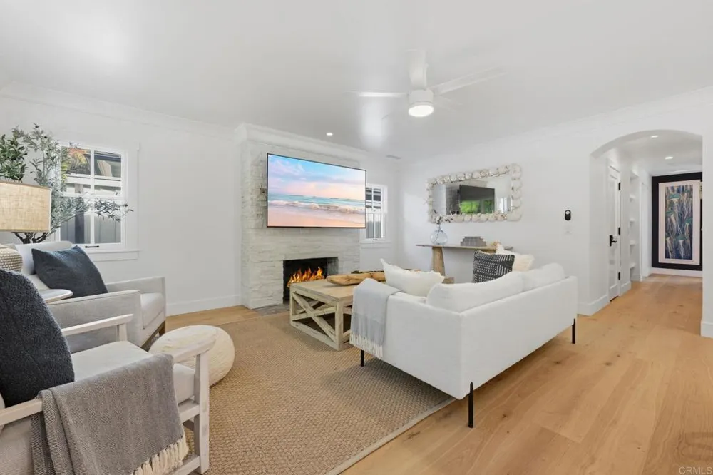 1820 Coast Boulevard Del Mar, CA 92014