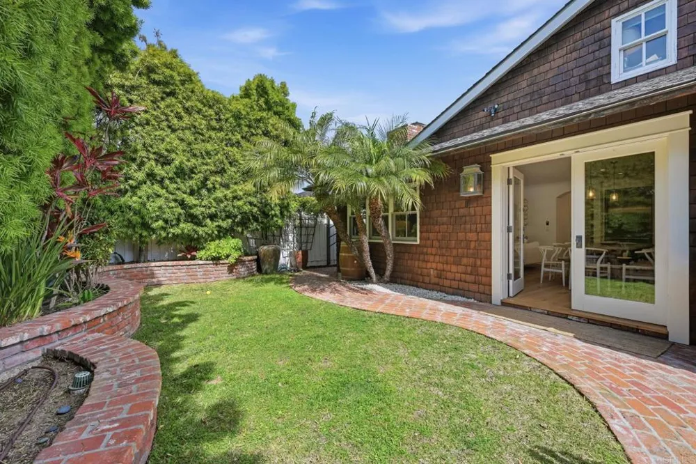 1820 Coast Boulevard Del Mar, CA 92014