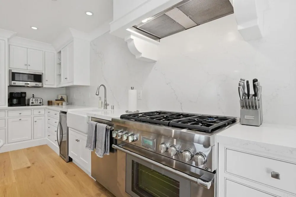 1820 Coast Boulevard Del Mar, CA 92014