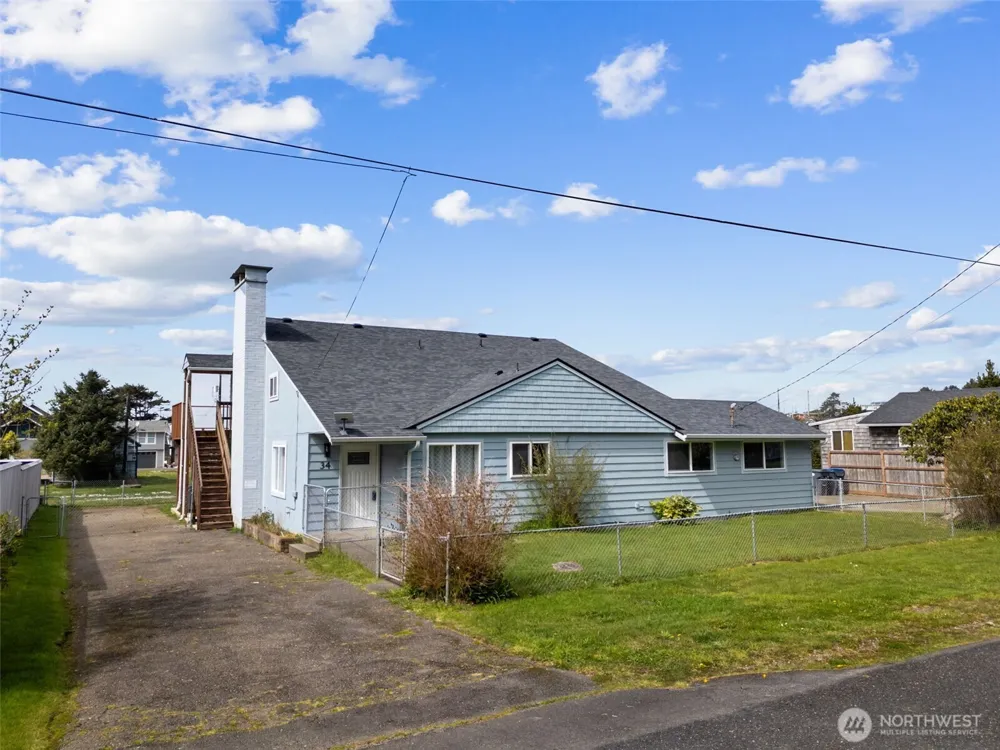 34 4th Street S Pacific Beach, WA 98571