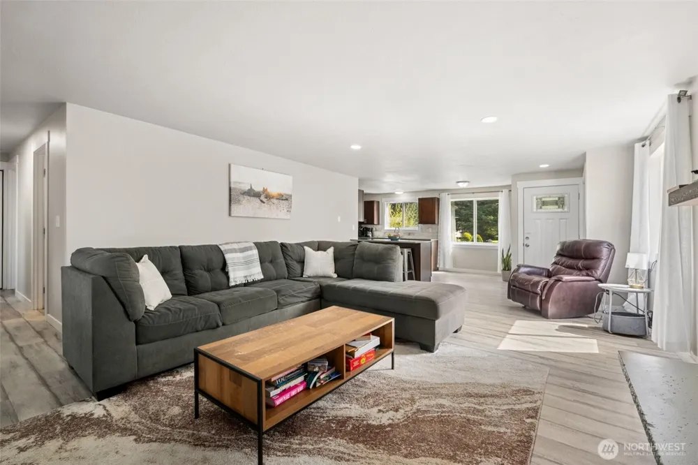 34 4th Street S Pacific Beach, WA 98571
