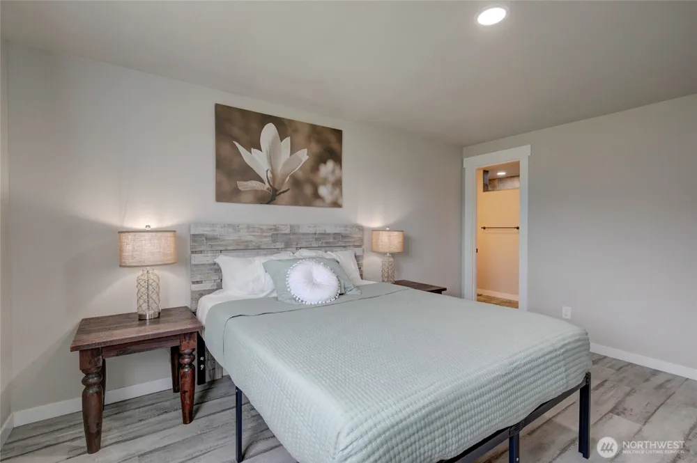 34 4th Street S Pacific Beach, WA 98571