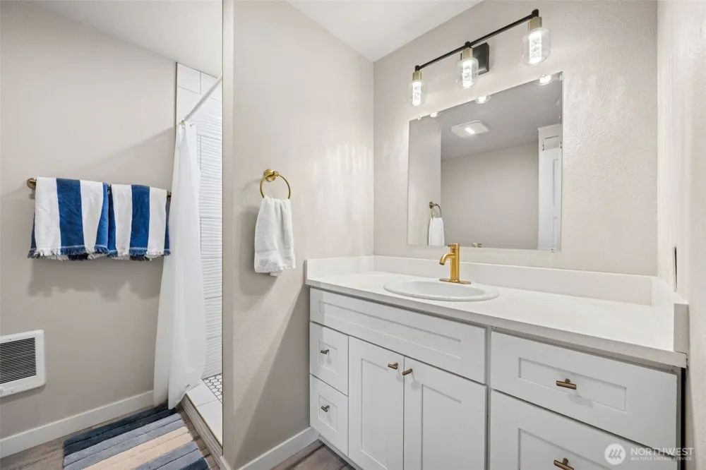 34 4th Street S Pacific Beach, WA 98571