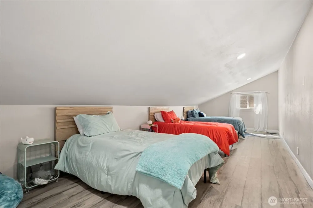 34 4th Street S Pacific Beach, WA 98571