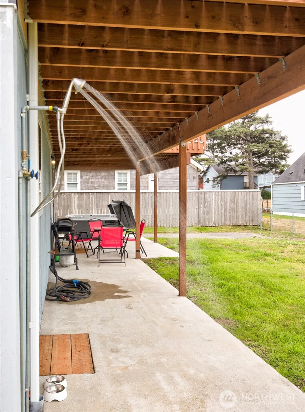 34 4th Street S Pacific Beach, WA 98571