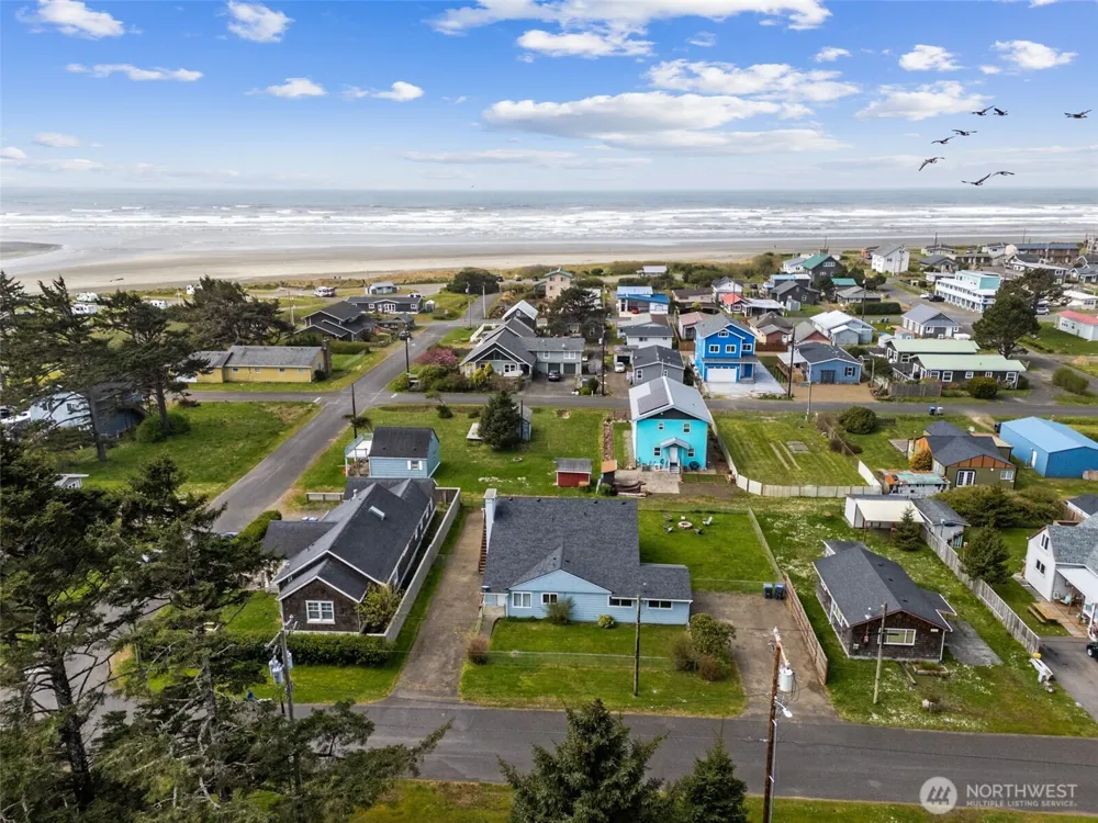 34 4th Street S Pacific Beach, WA 98571