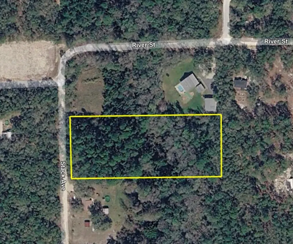 112 STACK AVENUE Interlachen, FL 32148