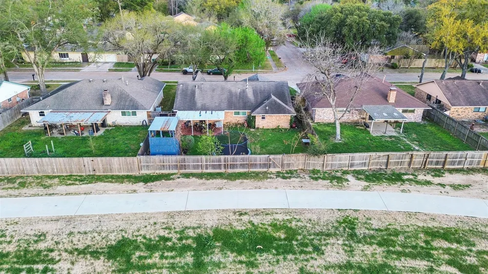 7282 Shady Corners Lane Houston, TX 77040