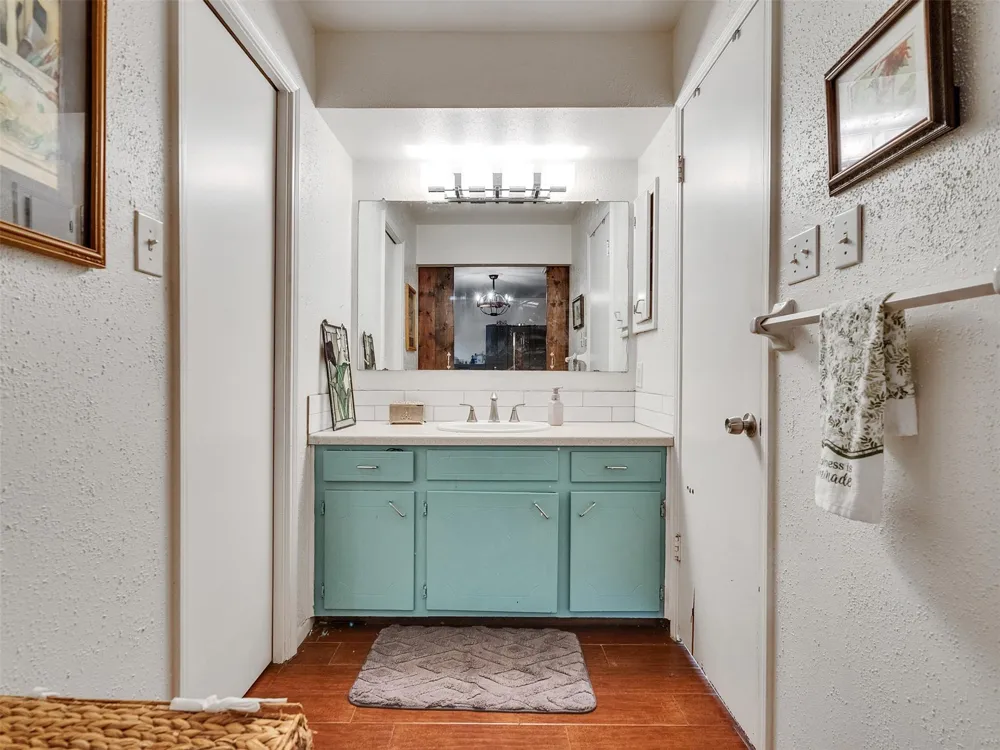 7282 Shady Corners Lane Houston, TX 77040