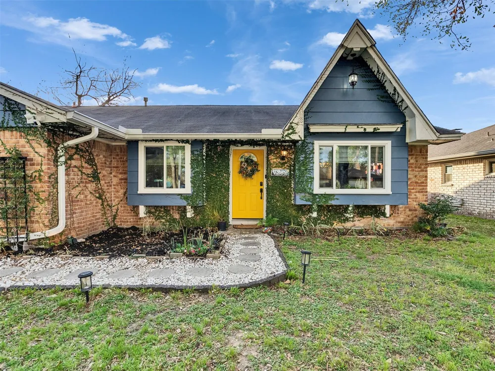 7282 Shady Corners Lane Houston, TX 77040