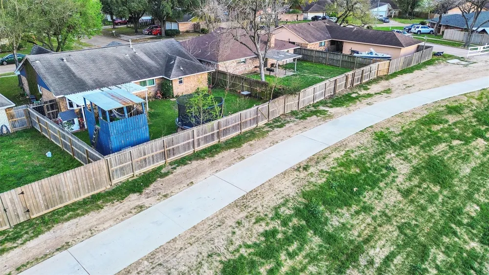 7282 Shady Corners Lane Houston, TX 77040