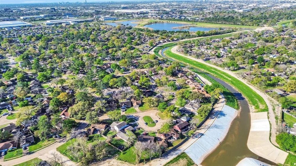7282 Shady Corners Lane Houston, TX 77040