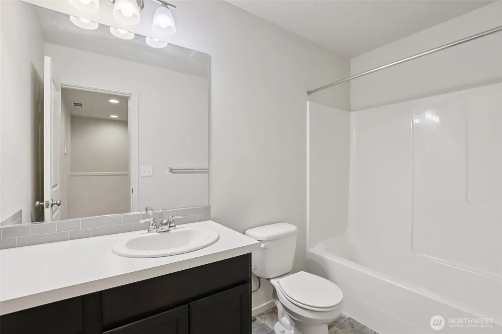 2121 NE 118th Place Vancouver, WA 98684