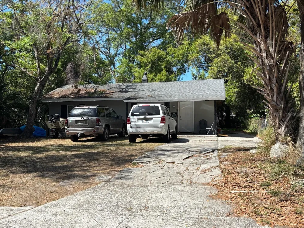 516 S DOLLINS AVENUE Orlando, FL 32805