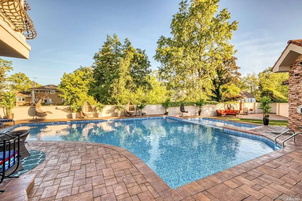 959 S End Road Woodmere, NY 11598